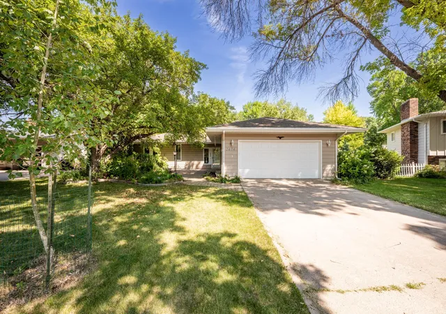 Photo 1 of Single family home for sale at 2474 W Country Clb Dr S, Fargo, ND 58103 | MLS# 7110873 | Listing updated on 2026-08-14