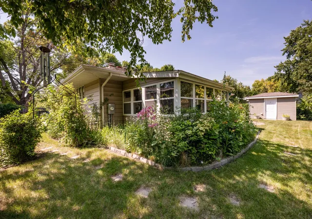 Photo 3 of Sale Pending at 2474 W Country Clb Dr S, Fargo, ND 58103 | MLS# 7110873 | Listing updated on 2026-10-28