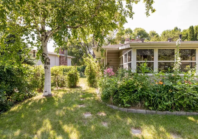 Photo 4 of Sale Pending at 2474 W Country Clb Dr S, Fargo, ND 58103 | MLS# 7110873 | Listing updated on 2026-10-28
