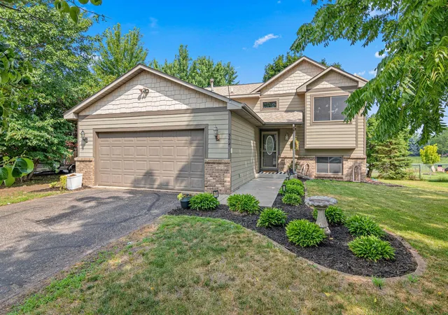 Photo 1 of Single family home for sale at 5420 134th Street N, Hugo, MN 55038 | MLS# 7110877 | Listing updated on 2026-08-12
