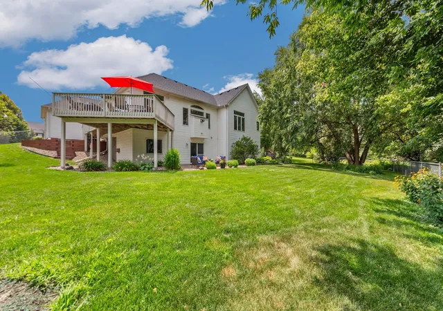 Photo 3 of Single family home for sale at 3947 Bailey Ridge Draw, Saint Paul, MN 55125 | MLS# 7110892 | Listing updated on 2026-08-11