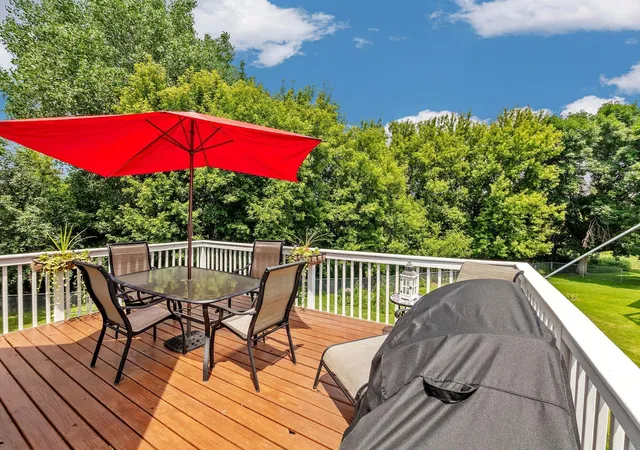 Photo 3 of Single family home for sale at 3947 Bailey Ridge Draw, Saint Paul, MN 55125 | MLS# 7110892 | Listing updated on 2026-08-11