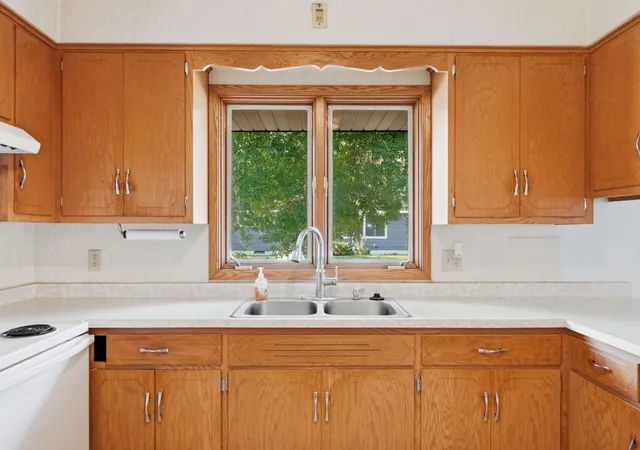 Photo 3 of Sale Pending at 202 34th Avenue N, Saint Cloud, MN 56303 | MLS# 7110909 | Listing updated on 2026-08-21