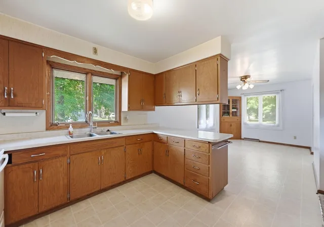 Photo 4 of Sale Pending at 202 34th Avenue N, Saint Cloud, MN 56303 | MLS# 7110909 | Listing updated on 2026-08-21