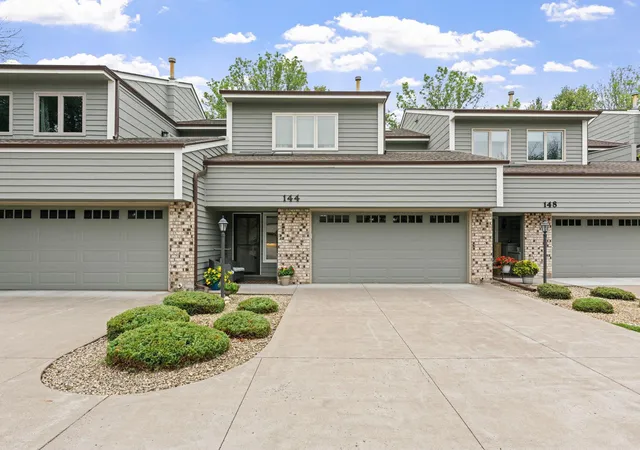1st image of 144 122nd Ave Nw, Minneapolis, MN 55448 | MLS# 7110921