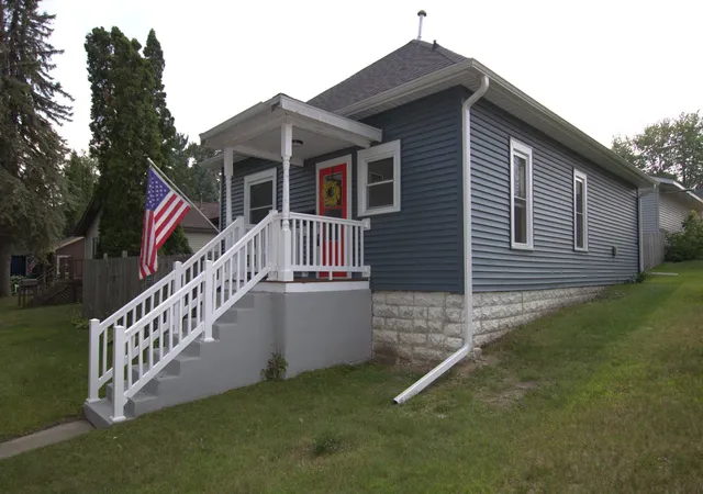 2nd image of 425 8th St Ne, Staples, MN 56479 | MLS# 7110986