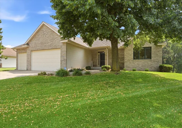 1st image of 1528 141st Ln Nw, Andover, MN 55304 | MLS# 7110998