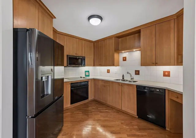 Photo 3 of Condo for sale at 1225 Lasalle Ave #1307, Minneapolis, MN 55403 | MLS# 7111009 | Listing updated on 2026-10-12