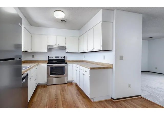 Photo 3 of Condo for sale at 1811 Greenfield Ln Sw #12, Rochester, MN 55902 | MLS# 7111018 | Listing updated on 2026-08-27