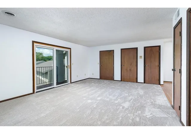 Photo 4 of Condo for sale at 1811 Greenfield Ln SW #12, Rochester, MN 55902 | MLS# 7111018 | Listing updated on 2026-08-27