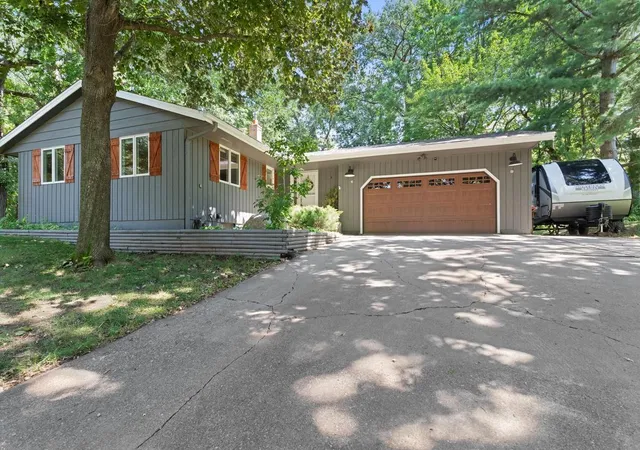 Photo 1 of Sale Pending at 2685 Glenbrook Ave N, Saint Paul, MN 55128 | MLS# 7111032 | Listing updated on 2026-09-21