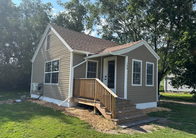 1st image of 106 1st Ave Sw, Eagle Bend, MN 56446 | MLS# 7111036