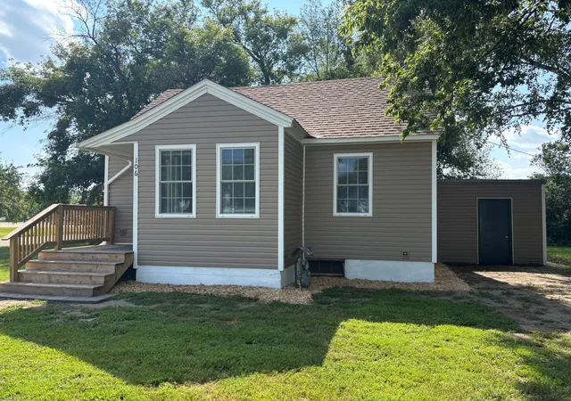 3rd image of 106 1St Ave Sw, Eagle Bend, MN 56446 | MLS# 7111036