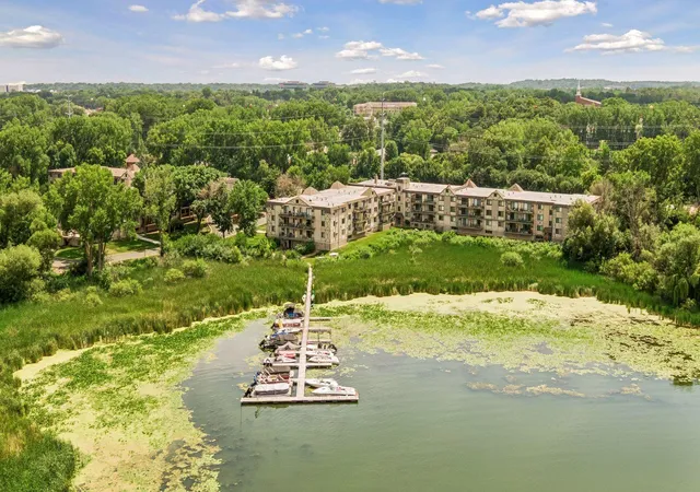 Photo 2 of Condo for sale at 1304 W Medicine Lake Dr #320, Minneapolis, MN 55441 | MLS# 7111038 | Listing updated on 2026-09-03