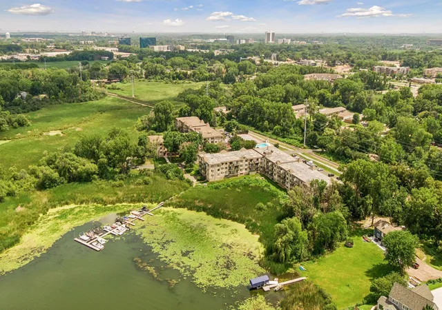 Photo 3 of Condo for sale at 1304 W Medicine Lake Dr #320, Minneapolis, MN 55441 | MLS# 7111038 | Listing updated on 2026-09-03