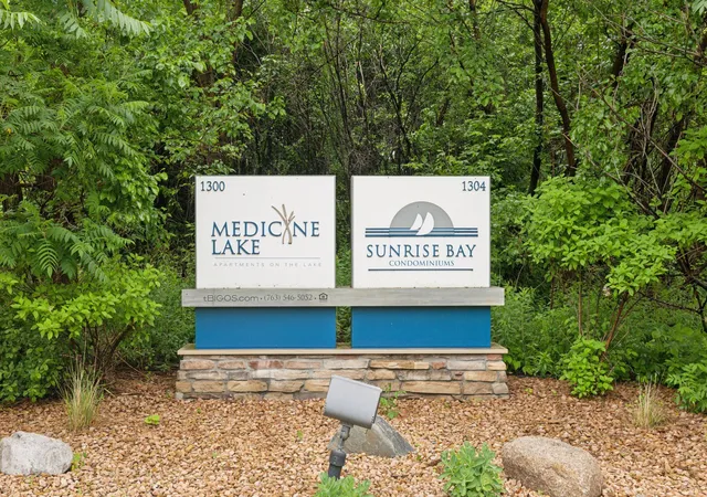 Photo 4 of Condo for sale at 1304 W Medicine Lake Dr #320, Minneapolis, MN 55441 | MLS# 7111038 | Listing updated on 2026-09-03