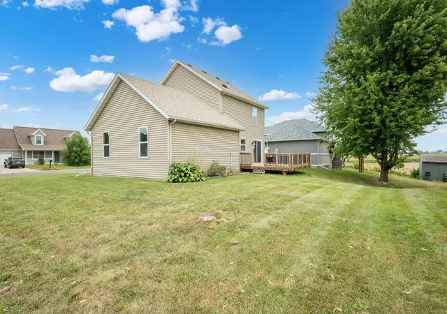 Photo 3 of Single family home for sale at 805 3rd Avenue NE, Plainview, MN 55964 | MLS# 7111040 | Listing updated on 2026-08-27