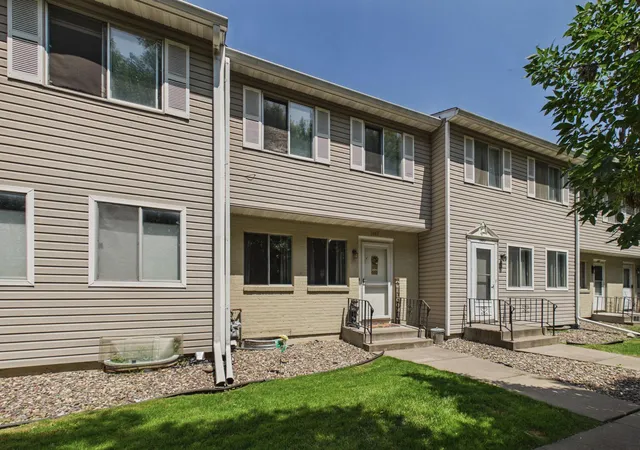Photo 1 of Single family home for sale at 1467 Goodwin Ave N, Saint Paul, MN 55128 | MLS# 7111044 | Listing updated on 2026-08-28