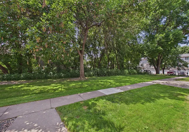Photo 3 of Single family home for sale at 1467 Goodwin Ave N, Saint Paul, MN 55128 | MLS# 7111044 | Listing updated on 2026-08-28