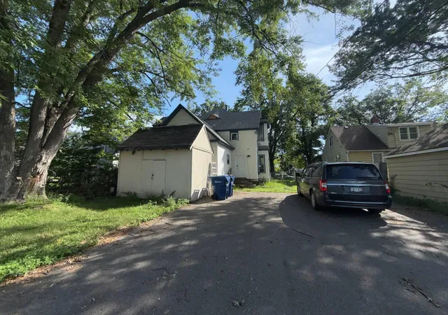 Photo 2 of Single family home for sale at 429 5th Avenue NE, Saint Cloud, MN 56304 | MLS# 7111063 | Listing updated on 2026-09-02