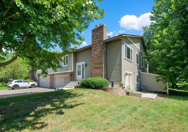 Photo 3 of Sale Pending at 13986 Herald Way, Saint Paul, MN 55124 | MLS# 7111065 | Listing updated on 2026-08-27