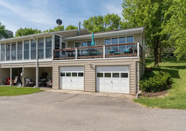Photo 3 of Single family home for sale at 6105 Shamrock Dr, Madison Lake, MN 56063 | MLS# 7111066 | Listing updated on 2026-08-16