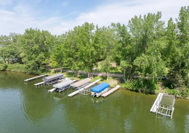 Photo 3 of Single family home for sale at 6105 Shamrock Dr, Madison Lake, MN 56063 | MLS# 7111066 | Listing updated on 2026-09-28