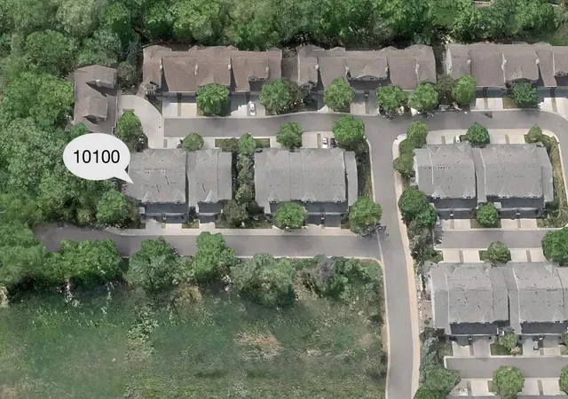 2nd image of 10100 Bridgehill Ter, Eden Prairie, MN 55347 | MLS# 7111112