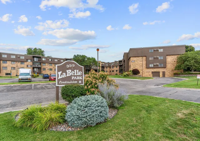 1st image of 999 41st Ave Ne Ave Ne #114, Minneapolis, MN 55421 | MLS# 7111161