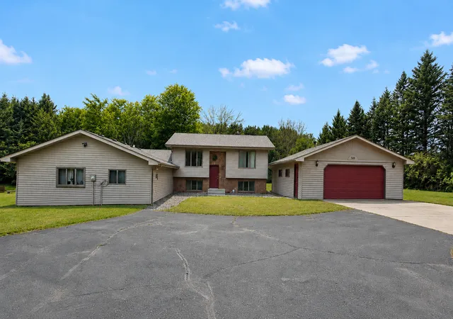 Photo 3 of Single family home for sale at 566 Plourde Dr, Somerset, WI 54025 | MLS# 7111166 | Listing updated on 2026-09-04