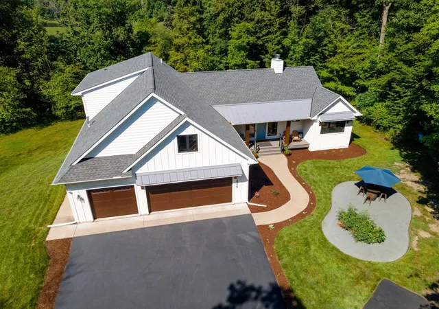 Photo 2 of Sale Pending at 1775 Retreat Cir, Mound, MN 55364 | MLS# 7111169 | Listing updated on 2026-09-01