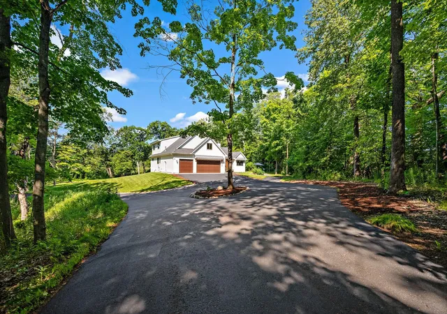 Photo 4 of Sale Pending at 1775 Retreat Cir, Mound, MN 55364 | MLS# 7111169 | Listing updated on 2026-09-01
