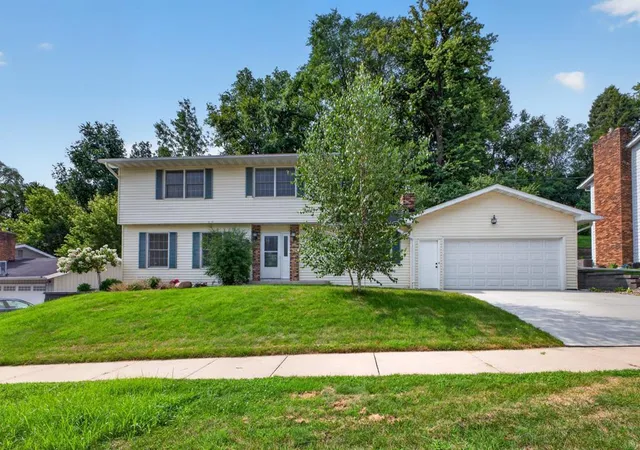 Photo 1 of Sale Pending at 1726 Walden Ln Sw, Rochester, MN 55902 | MLS# 7111173 | Listing updated on 2026-09-07