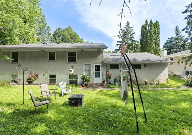 Listing Photo 2 - Condo for sale in building located at 84 Logan Ave W, Saint Paul, MN 55118 - Unit #