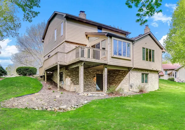 2nd image of 2133 Trumble Ct, Chaska, MN 55318 | MLS# 7111191