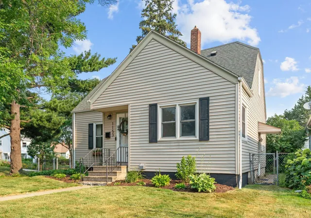 Photo 3 of Single family home for sale at 1153 Idaho Ave W, Saint Paul, MN 55108 | MLS# 7111192 | Listing updated on 2026-08-25