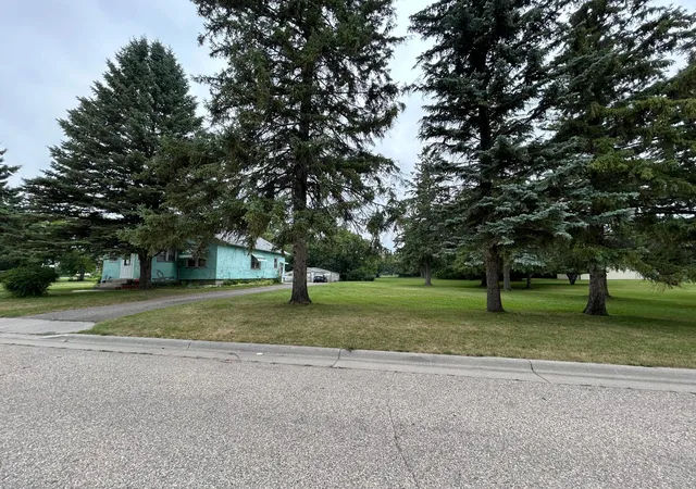 Photo 2 of Sale Pending at 601 11th Street E, Thief River Falls, MN 56701 | MLS# 7111210 | Listing updated on 2026-08-25