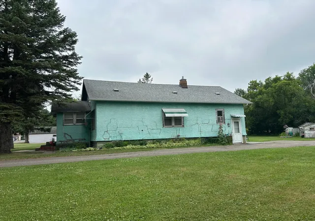 Photo 3 of Sale Pending at 601 11th Street E, Thief River Falls, MN 56701 | MLS# 7111210 | Listing updated on 2026-08-25