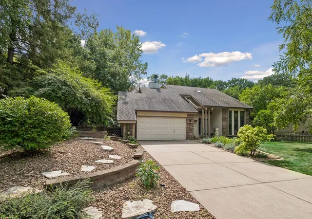 Photo 3 of Single family home for sale at 2248 James St, Saint Paul, MN 55122 | MLS# 7111224 | Listing updated on 2026-09-18