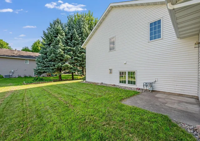 Photo 4 of Single family home for sale at 19 La Mar Ct, North Mankato, MN 56003 | MLS# 7111233 | Listing updated on 2026-09-30