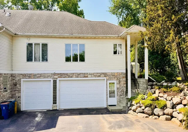 Photo 2 of Townhouse for sale at 9516 12th Avenue S, Minneapolis, MN 55425 | MLS# 7111237 | Listing updated on 2026-09-02
