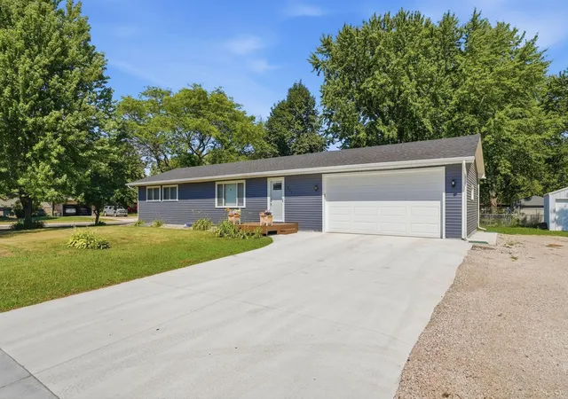 17th image of 231 Excelsior Ave S, Annandale, MN 55302 | MLS# 7111245