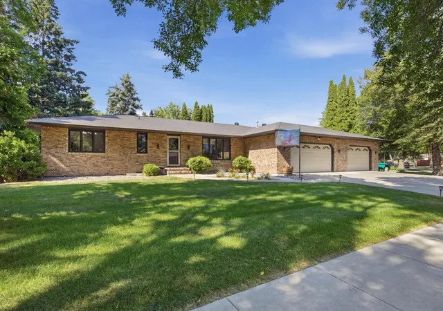 2nd image of 42 36th Ave N, Fargo, ND 58102 | MLS# 7111273