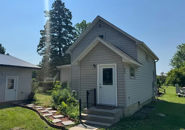 Photo 3 of Single family home for sale at 33 Carlson Ave Nw, Blackduck, MN 56630 | MLS# 7111288 | Listing updated on 2026-09-14