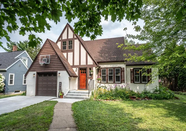 1st image of 2921 Yosemite Ave S, Minneapolis, MN 55416 | MLS# 7111292