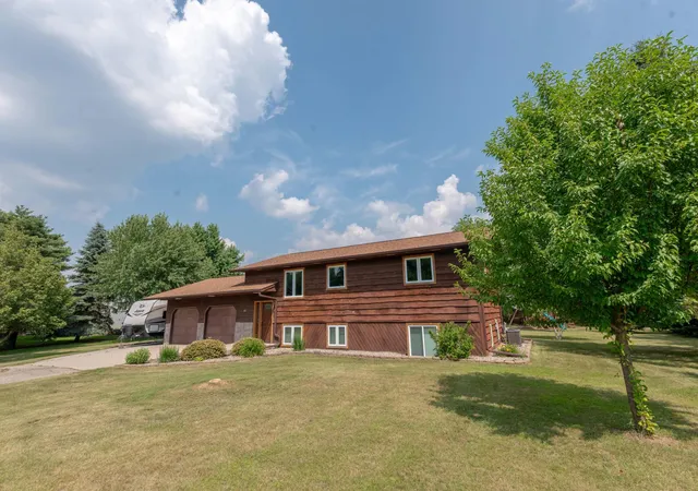 1st image of 512 Pinetree Dr, Perham, MN 56573 | MLS# 7111308