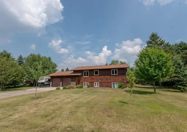 31st image of 512 Pinetree Dr, Perham, MN 56573 | MLS# 7111308