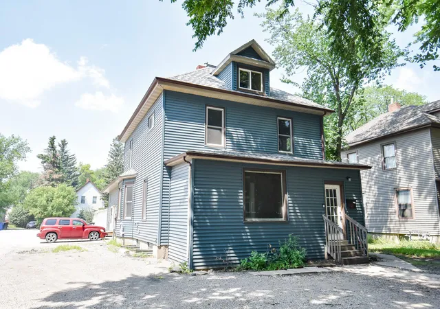 1st image of 1114 University Dr N, Fargo, ND 58102 | MLS# 7111321