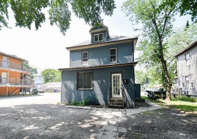 2nd image of 1114 University Dr N, Fargo, ND 58102 | MLS# 7111321