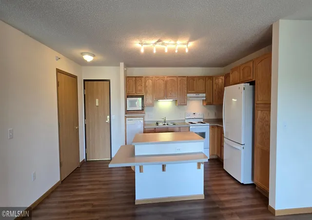 2nd image of 2155 6th Ln Se #206, Cambridge, MN 55008 | MLS# 7111328